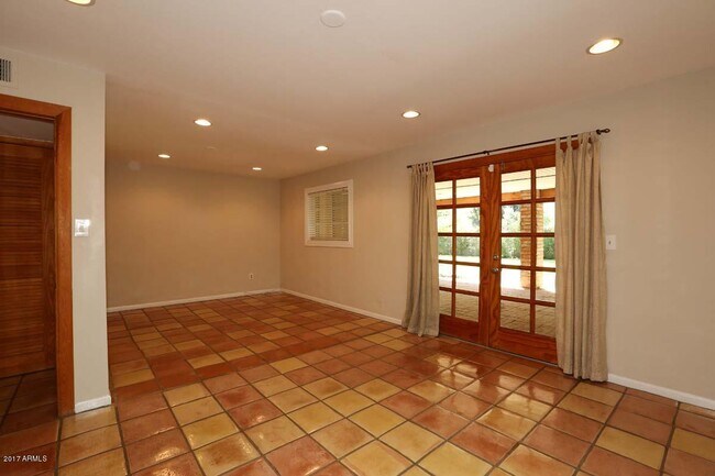 Building Photo - 5214 N 33rd St