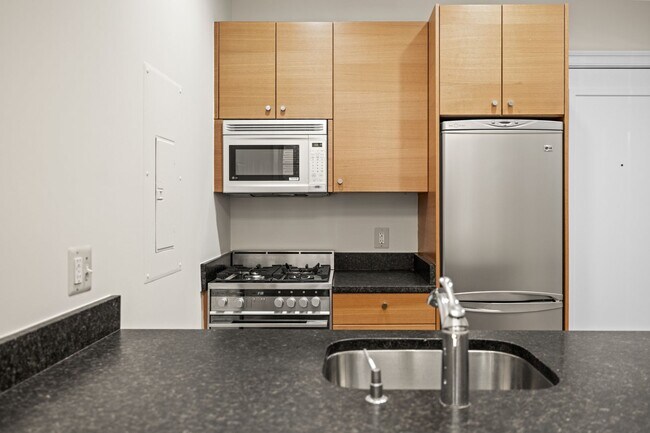 Building Photo - 2516 Q St NW