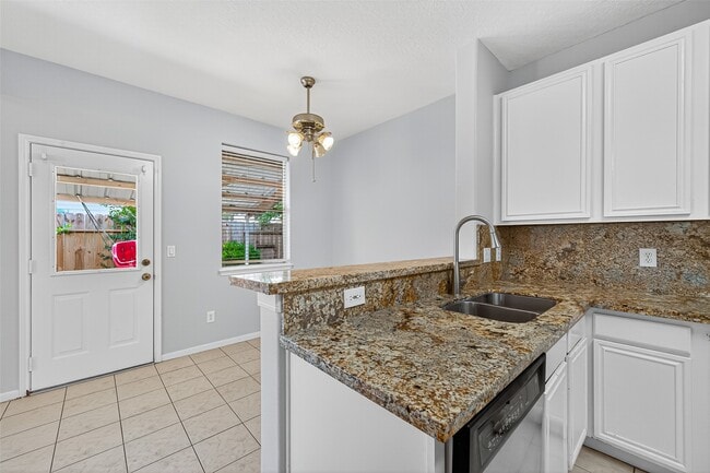 Building Photo - 2942 Blue Dawn Dr