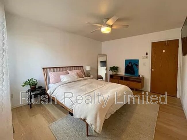 Building Photo - 2657 S University Blvd