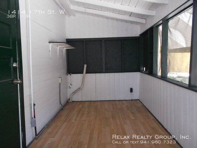 Building Photo - 1414 17th St W