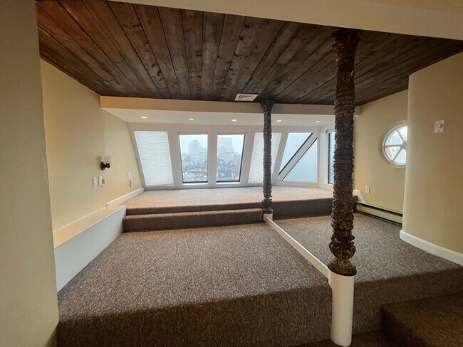 Building Photo - 111 Beacon St