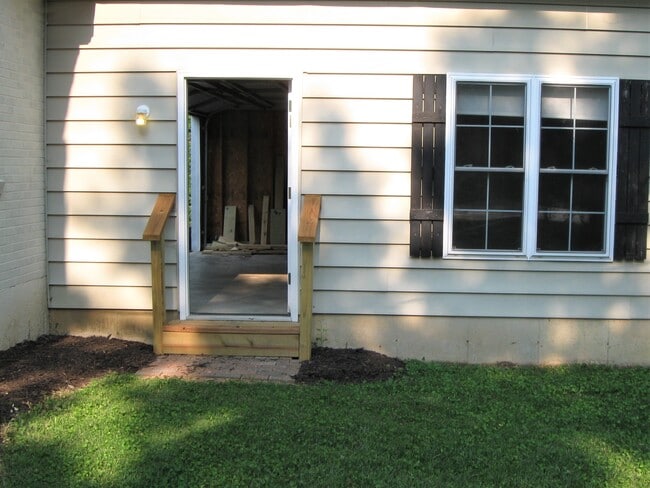 Building Photo - 9254 Sappington Rd