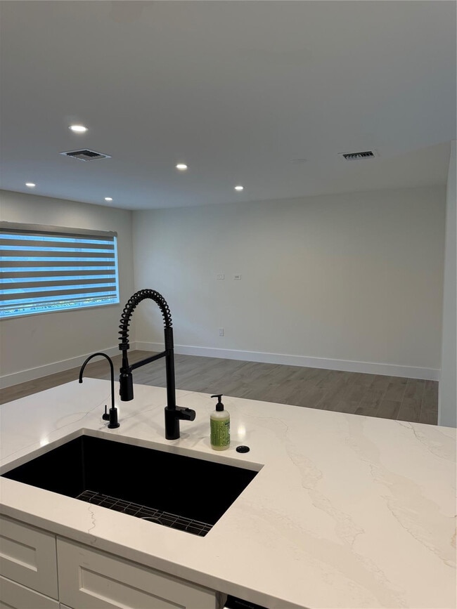 Building Photo - 1269 NW 4th St