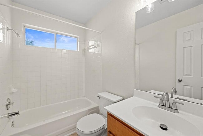 Building Photo - 3410 Flowstone Ln