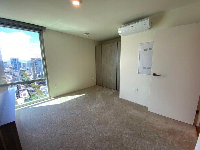 Building Photo - The Kapiolani Residence Fully Furnished 2 ...