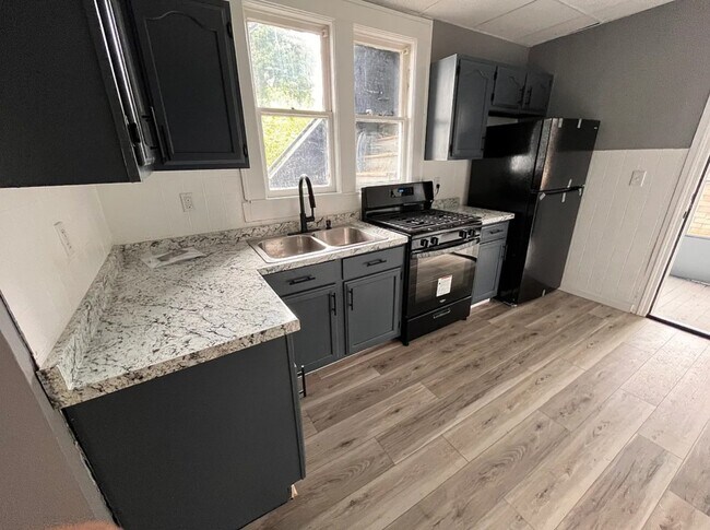 Building Photo - 16 Doubleday St