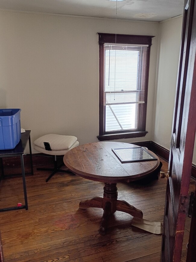 Building Photo - 511 W Mifflin St