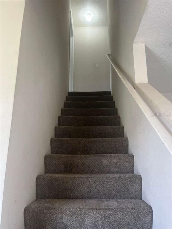 Building Photo - 2531 Fan Palm Dr