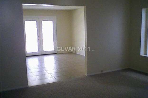 Building Photo - 109 Elegante Way