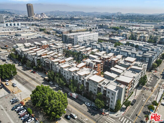 Building Photo - 100 S Alameda St