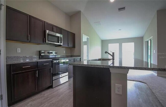 Building Photo - 4548 White Marble Ct