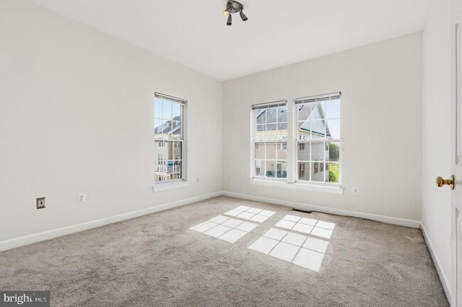 Building Photo - 325 Munahan Cir