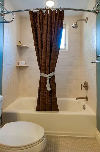 Tub and shower with luxury Kohler fixtures. - 324 Van Buren St