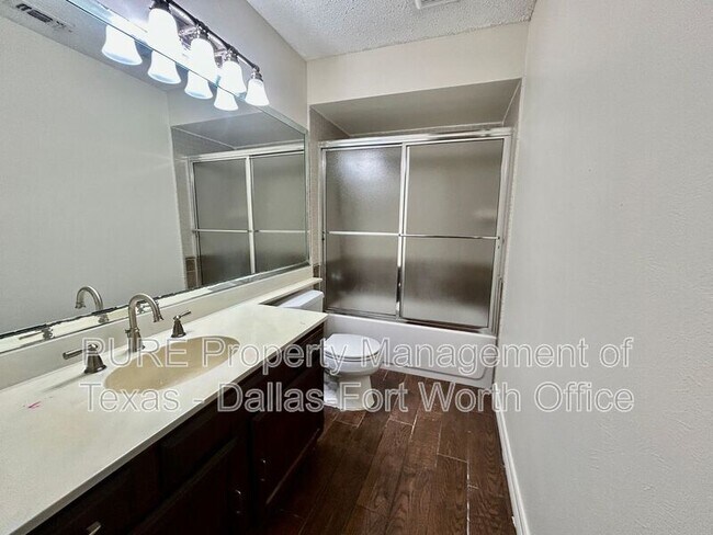 Building Photo - 2626 Bennington Ct