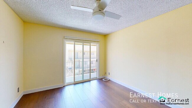 Building Photo - 10757 Hortense St