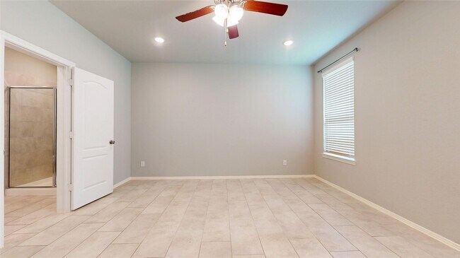 Building Photo - 24702 Crimson Pine Dr
