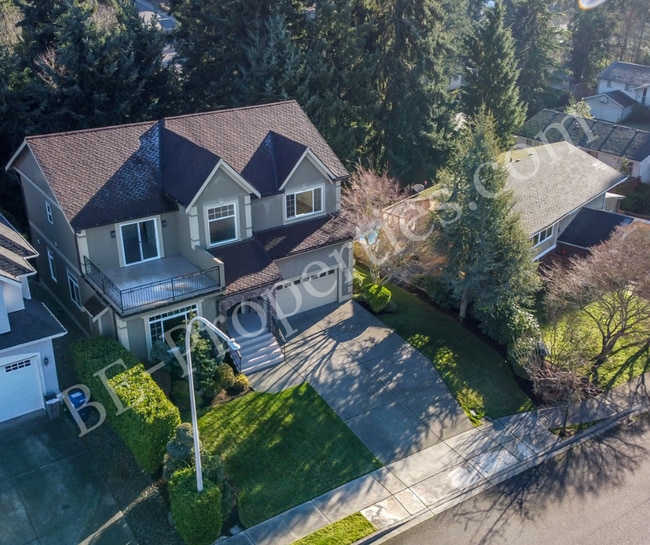 Building Photo - Beautiful Federal Way Home