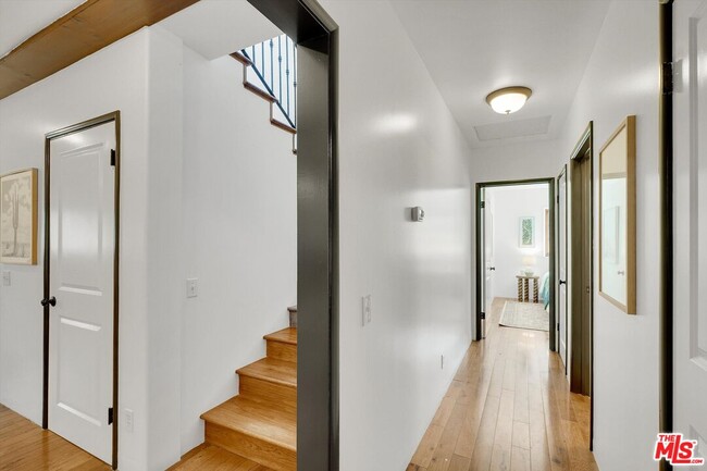 Building Photo - 4300 Laurelgrove Ave