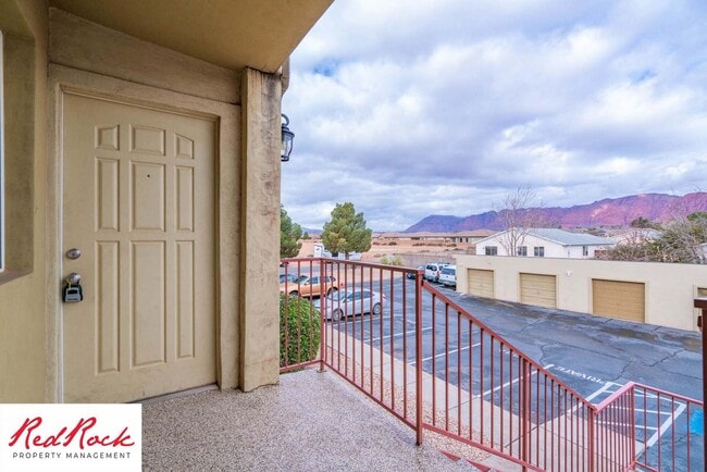Building Photo - Dog Friendly! Great 2 Bedroom, 2 Bathroom ...