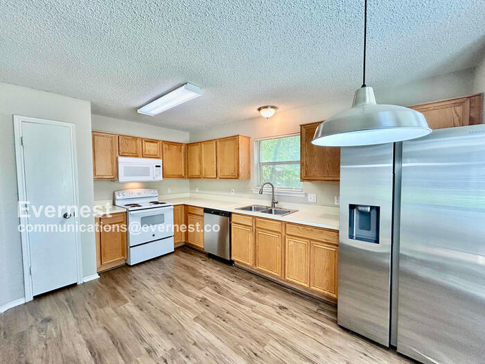 Building Photo - 10908 Deauville Cir S