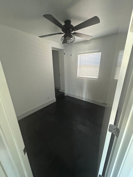 Building Photo - 3705 Sunset Ln