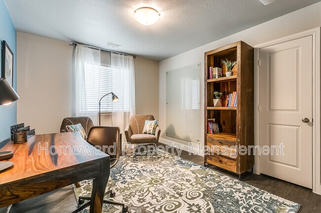 Building Photo - 3809 Huntington Dr