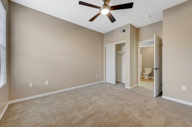 Building Photo - Ground Floor 2BD/2BA Condo in Gated Henderson Community – Resort-Style Amenities!