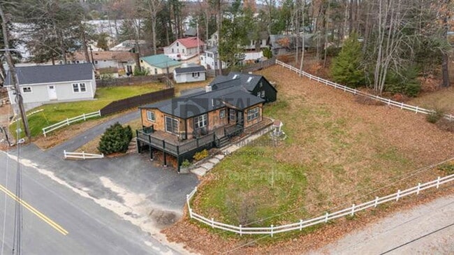 Building Photo - 94 Lakeshore Dr