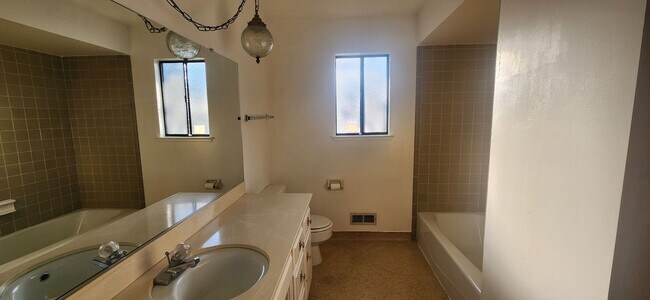 Building Photo - 8118002/37