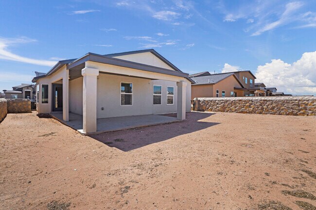 Building Photo - 14925 Tierra Haven Ave
