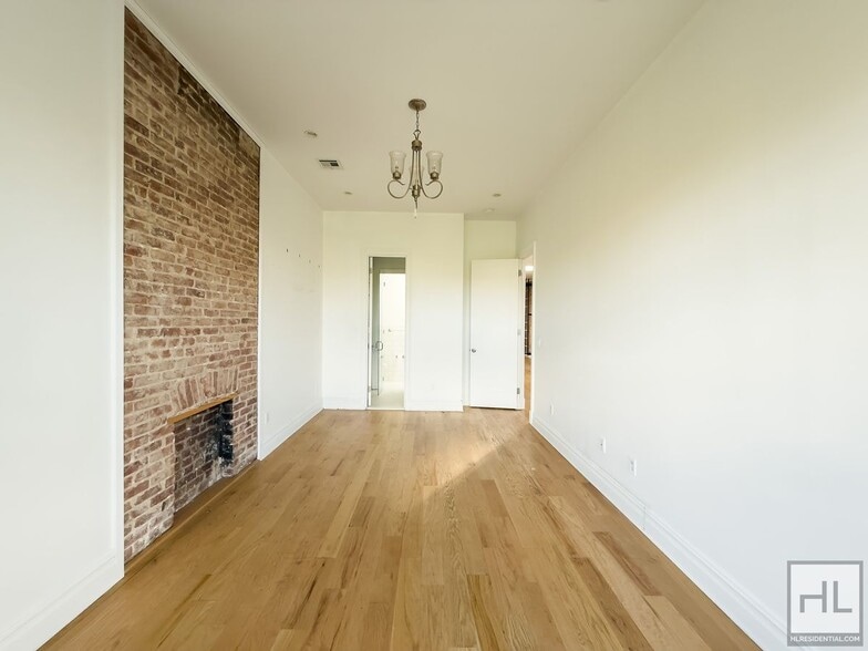 Building Photo - EASTERN PARKWAY / Remarkable Renovated 4-Bed 3-Bath in Prime Crown Heights