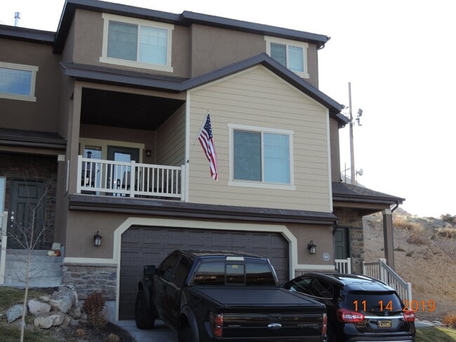 Building Photo - Newer 3 Bed Town Home - Provo's South East...