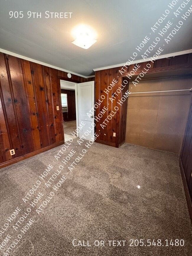 Building Photo - 905 9th St