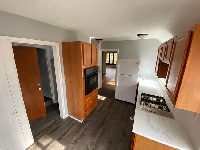 Building Photo - Gridley3718
