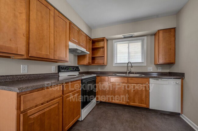 Building Photo - 833 Malabu Dr