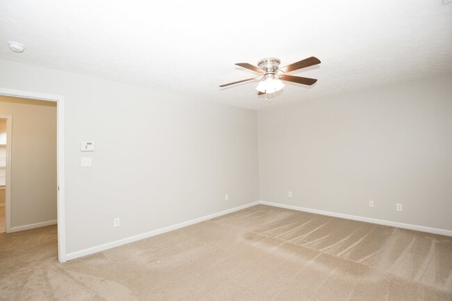 Building Photo - "Charming 4-Bedroom Home with Granite Coun...