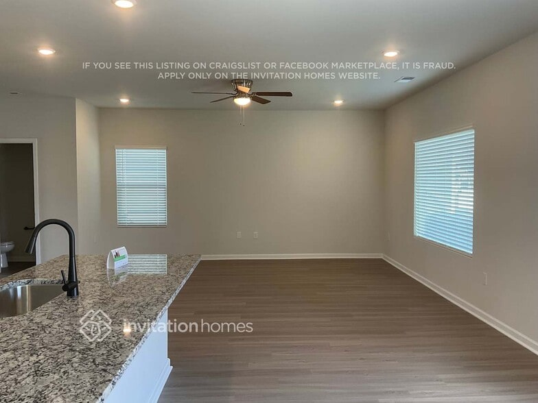 Building Photo - 3323 Fox Hall Dr
