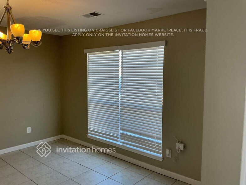 Building Photo - 8618 Fairfax Ave