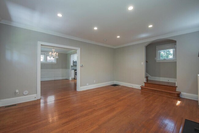 Building Photo - 3916 Hanover Ave