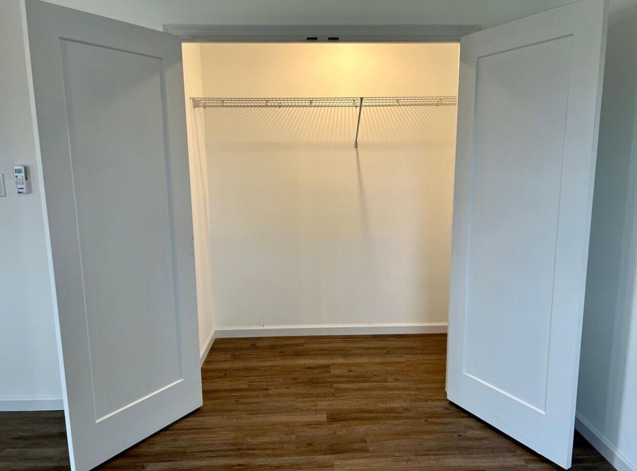 Building Photo - 6688 Bino Rd