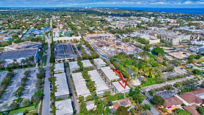 Building Photo - 122 SW 1st Ave