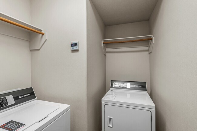 Building Photo - 403 Holleman Dr