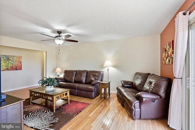 Building Photo - 4708 SUMMIT Rd