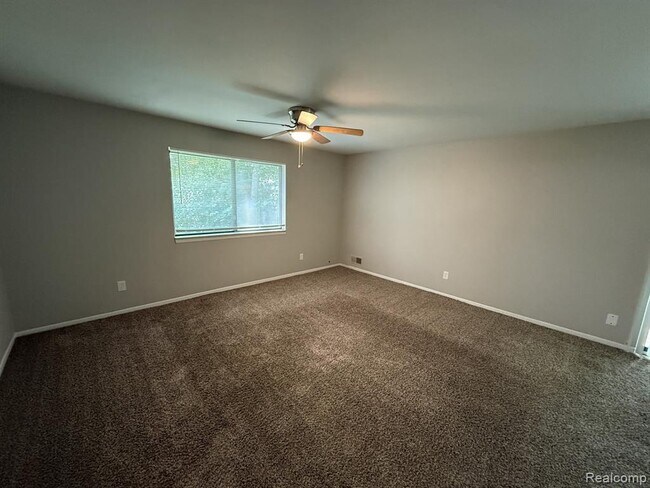Building Photo - 27153 Farmbrook Villa Dr