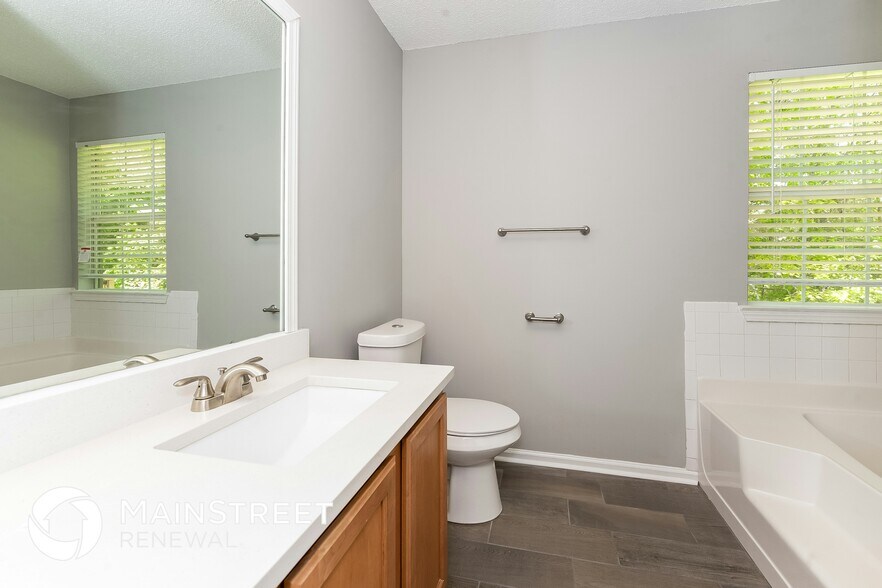 Building Photo - 3379 Creekview Dr