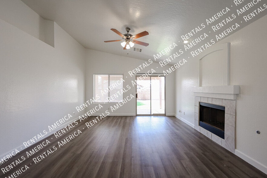 Building Photo - 10845 E Dragoon Ave