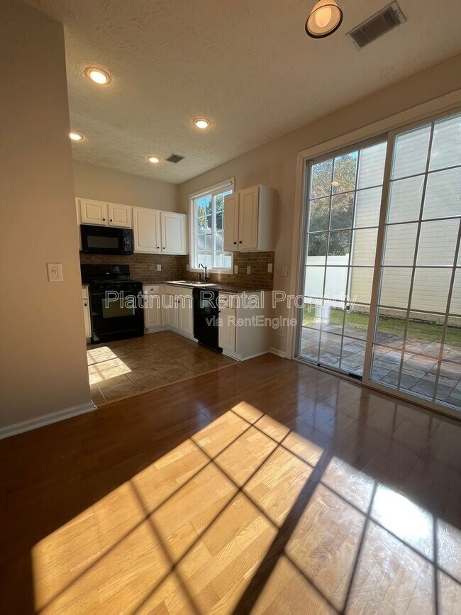 Building Photo - 301 Harmony Ct