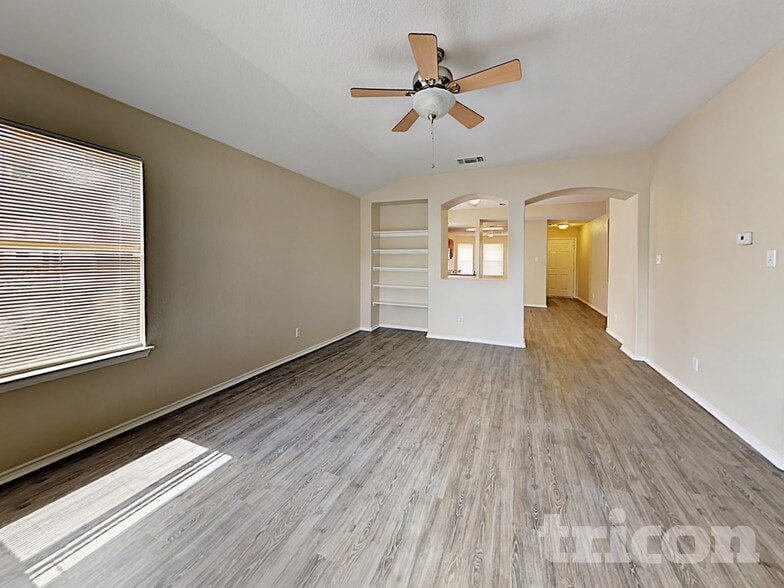 Building Photo - 242 Hallie Pass