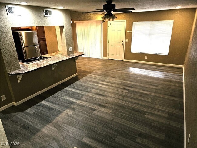 Building Photo - 260 Shadybrook Ln